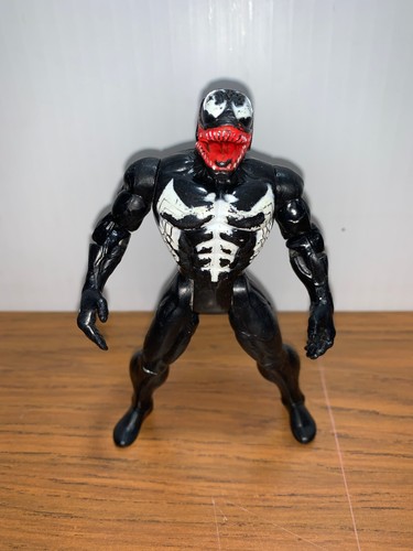 Venom jaw chomping action - venom,